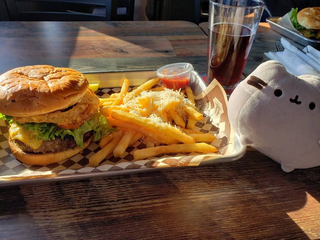 The Dock Sports Bar & Grill | restaurant | 1102 N 34th St, Seattle, WA 98103, USA | 2068298372 OR +1 206-829-8372