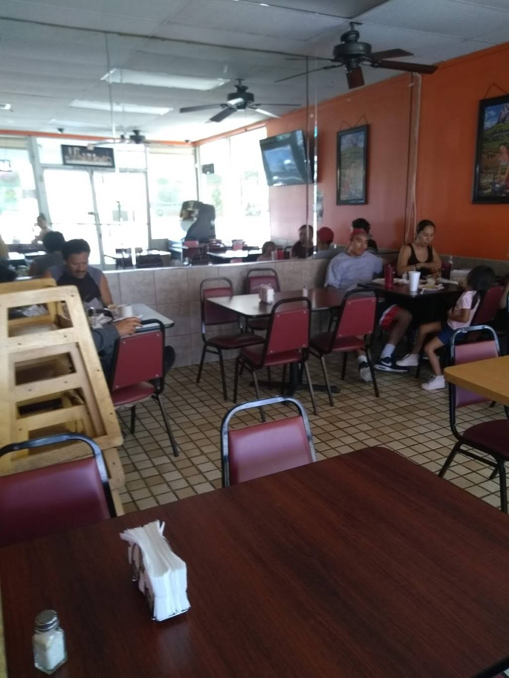 Antojitos La Lagunilla | restaurant | 12655 Westminster Ave, Santa Ana, CA 92706, USA | 7142659365 OR +1 714-265-9365