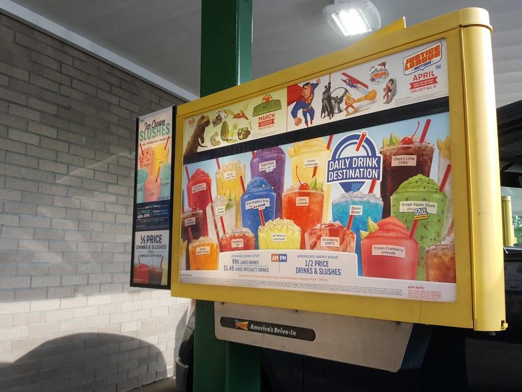 Sonic Drive-In | restaurant | 1559 S Highland Ave, Jackson, TN 38301, USA | 7314240077 OR +1 731-424-0077