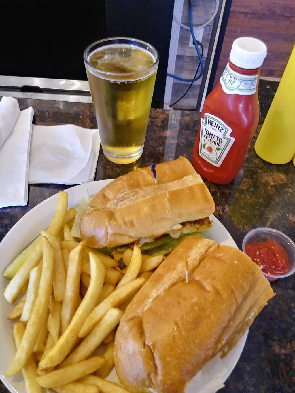 Snappers Grill & Comedy Club | restaurant | 36657 US Hwy 19 N, Palm Harbor, FL 34684, USA | 7279382027 OR +1 727-938-2027