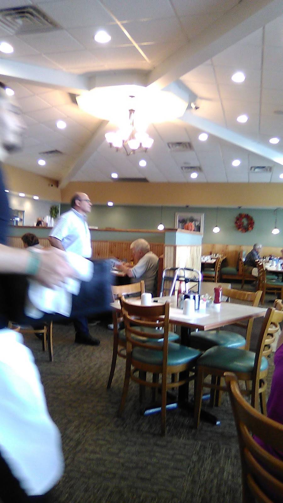 Portage House of Pancakes | restaurant | 5900 US-6, Portage, IN 46368, USA | 2197629588 OR +1 219-762-9588