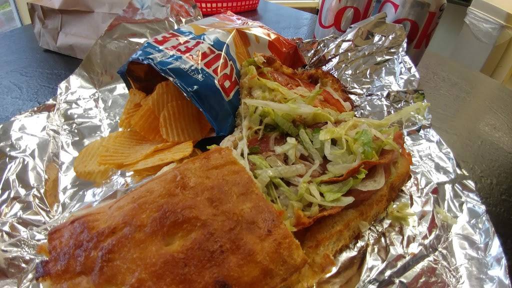 Mancinos Pizza & Grinders | restaurant | 1402 W Mt Hope Ave, Lansing, MI 48910, USA | 5173715033 OR +1 517-371-5033