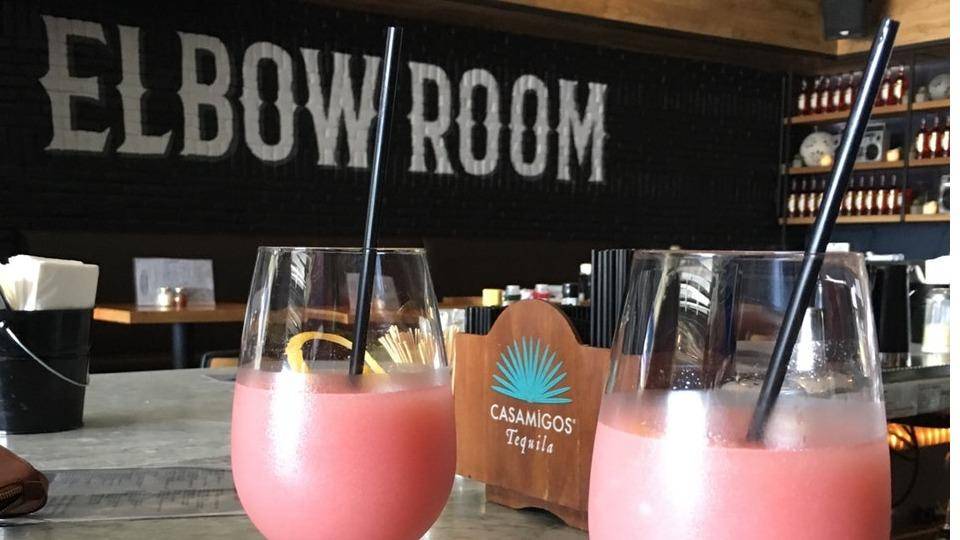Elbow Room | restaurant | 1634 N Cahuenga Blvd, Los Angeles, CA 90028, USA | 3236457119 OR +1 323-645-7119