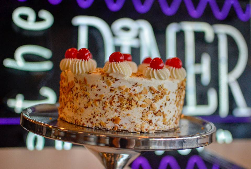 Dinerbar on Clifton | restaurant | 11801 Clifton Blvd, Lakewood, OH 44107, USA | 2165215003 OR +1 216-521-5003