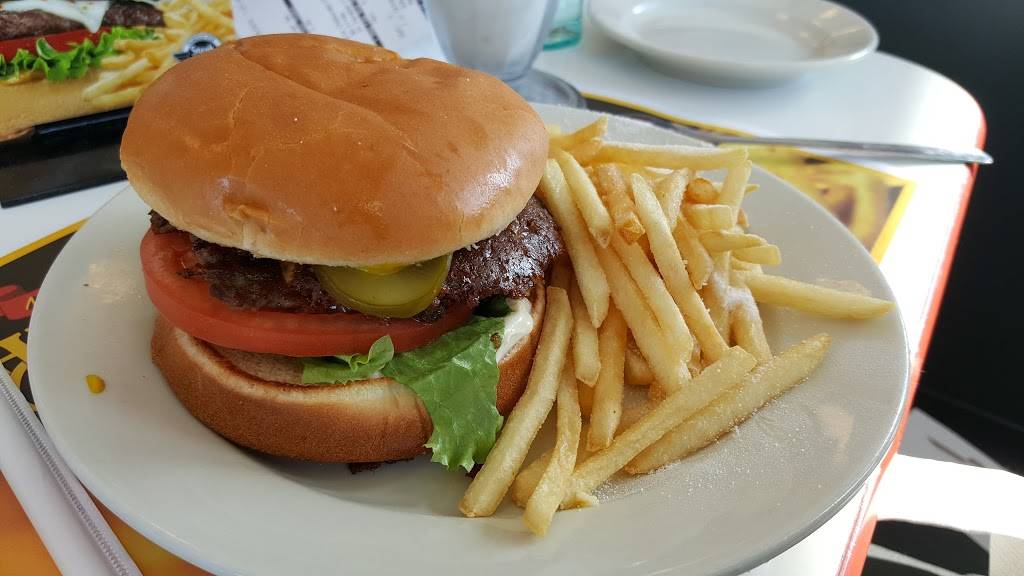 Steak n Shake | restaurant | 2382 Troy Rd, Edwardsville, IL 62025, USA | 6186591840 OR +1 618-659-1840