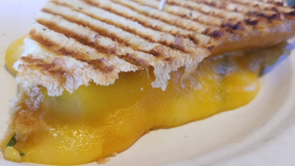 Veranda Bistro | restaurant | 7720 N 16th St # 125, Phoenix, AZ 85020, USA | 6022169300 OR +1 602-216-9300