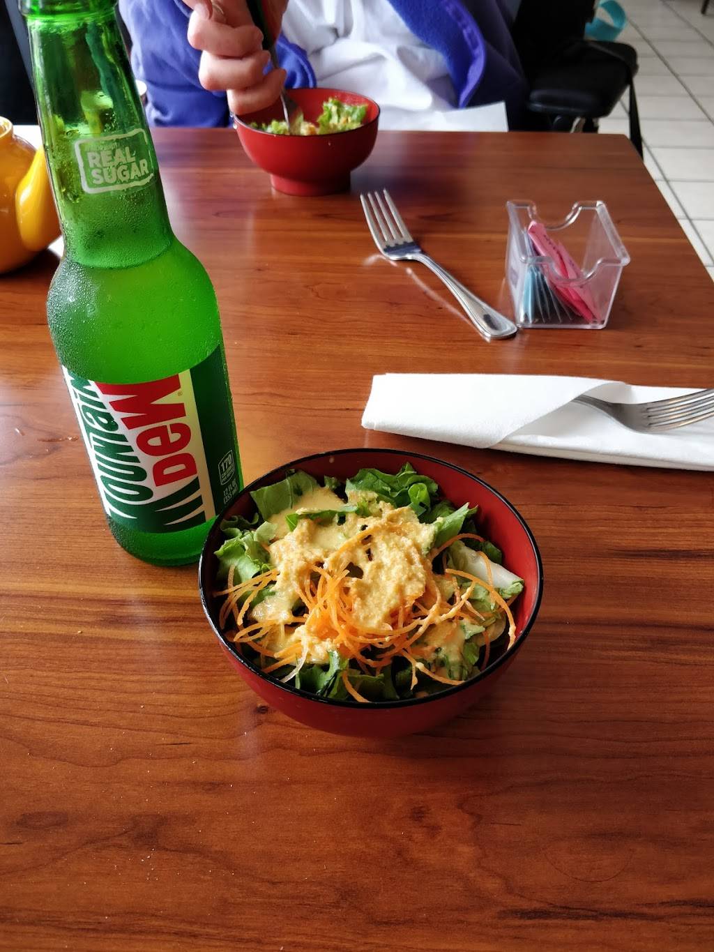 Bua | restaurant | 703 Sabattus St, Lewiston, ME 04240, USA | 2073764810 OR +1 207-376-4810