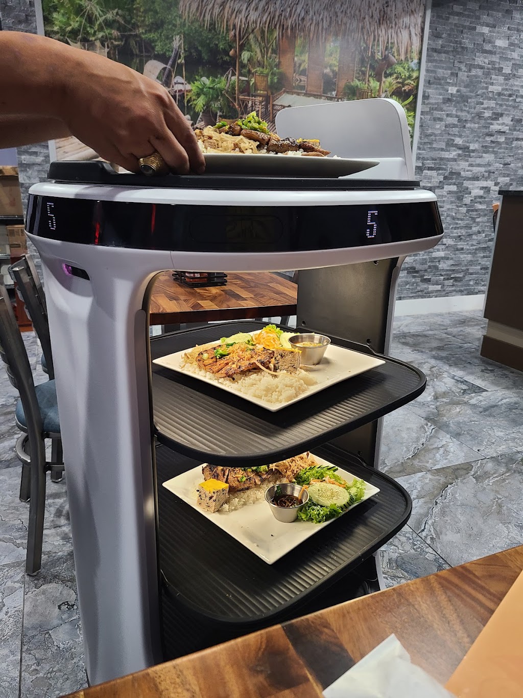 Pho Nom Nom Gaithersburg | restaurant | 18509 N Frederick Ave, Gaithersburg, MD 20879, USA | 2402436930 OR +1 240-243-6930