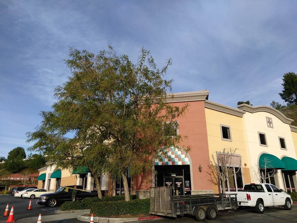 Everest Burgers | restaurant | 18645 Soledad Canyon Rd, Santa Clarita, CA 91351, USA | 6612523412 OR +1 661-252-3412