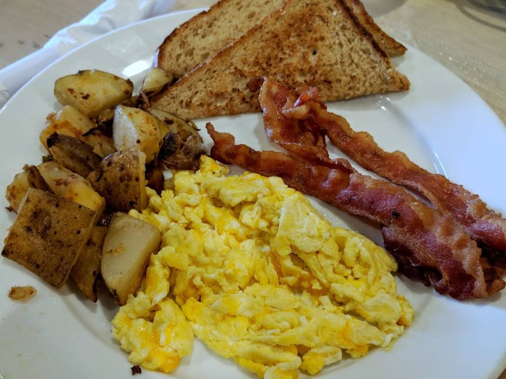 Yoolks On Us | restaurant | 3507, 515 Washington St, Portsmouth, VA 23704, USA | 7573923992 OR +1 757-392-3992