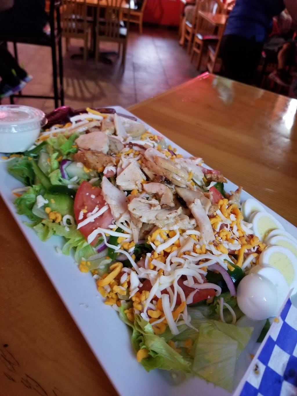 Fat Louies American Style Pizzeria & Bar | restaurant | 384 Linwell Rd, St. Catharines, ON L2M 2P2, Canada | 9059344673 OR +1 905-934-4673