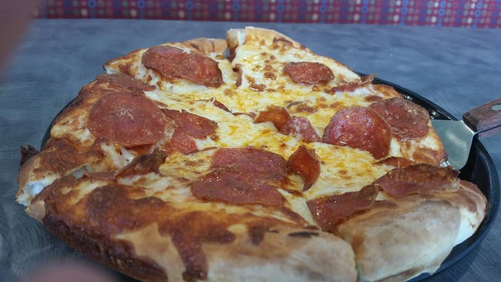 Round Table Clubhouse | meal delivery | 1831 Bellevue Rd, Atwater, CA 95301, USA | 2093572451 OR +1 209-357-2451