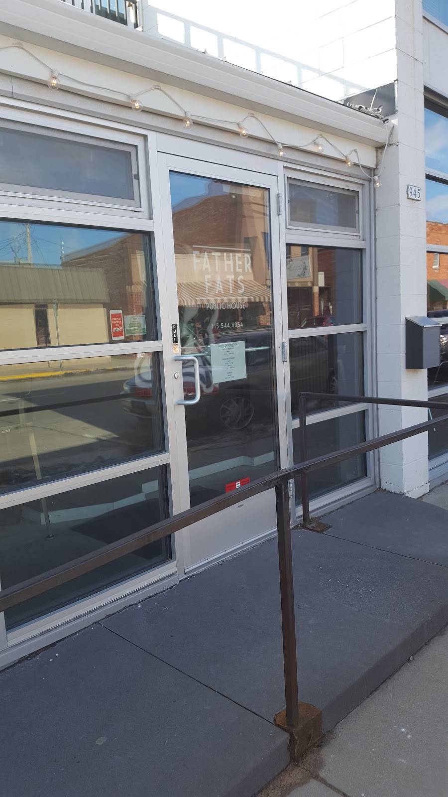 Father Fats Public House | restaurant | 945 Clark St, Stevens Point, WI 54481, USA | 7155444054 OR +1 715-544-4054