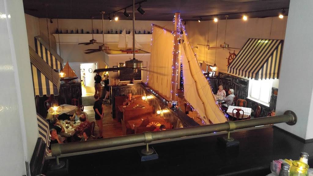 Deck House | restaurant | 205 Charlotte Ave, Carolina Beach, NC 28428, USA | 9104581026 OR +1 910-458-1026