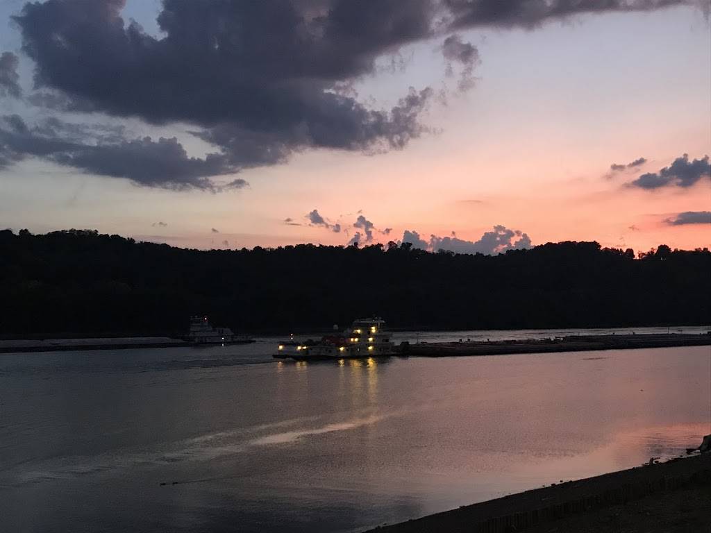 Buck’s Riverside Grill | restaurant | 100 Front St, New Richmond, OH 45157, USA | 5137188429 OR +1 513-718-8429