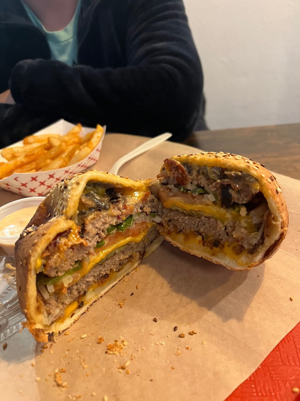 Bun Burger | restaurant | 230 W 3rd St, Chico, CA 95928, USA | 5303993992 OR +1 530-399-3992