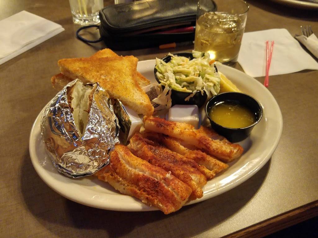 Quinny’s Sports Pub and Grill | restaurant | 3140 Century Ave N, St Paul, MN 55110, USA | 6517702443 OR +1 651-770-2443