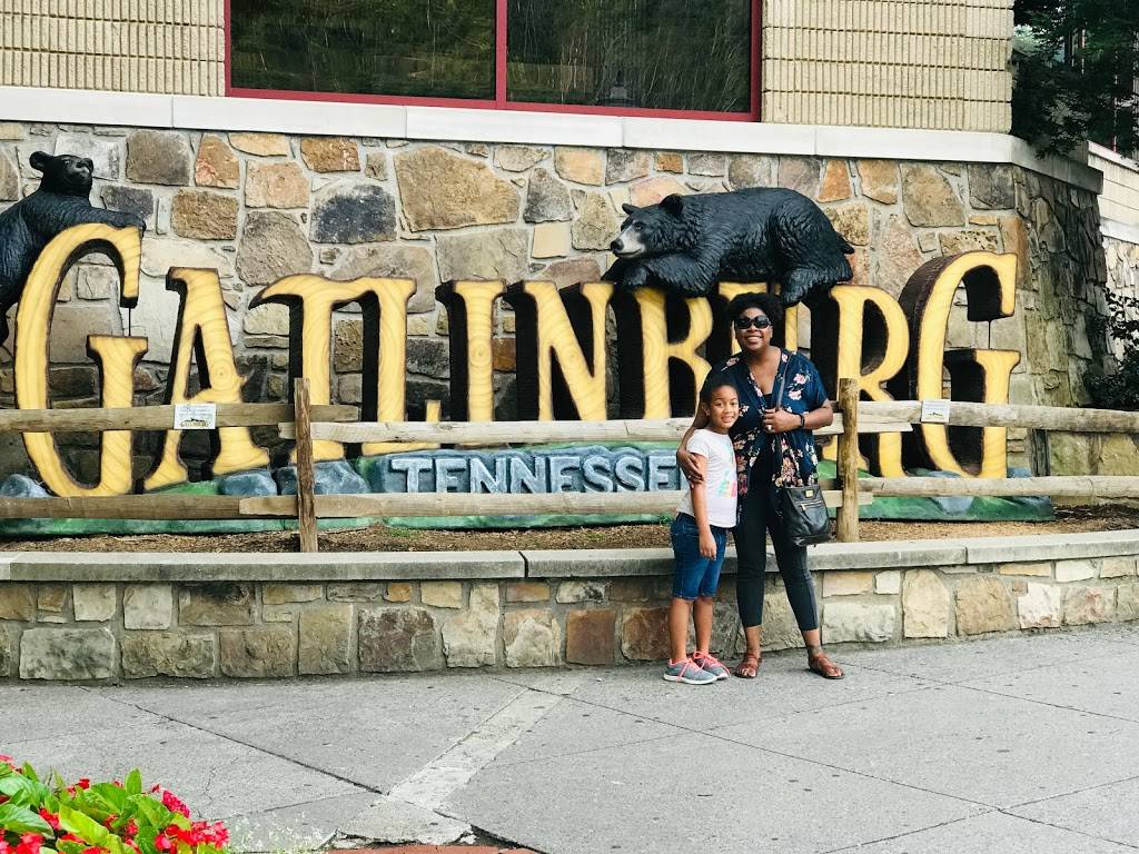 downtown Gatlinburg | restaurant | 115 Historic Nature Trail, Gatlinburg, TN 37738, USA | 8656229788 OR +1 865-622-9788