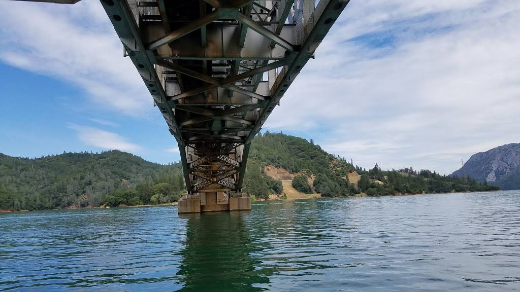 Silverthorn Resort | restaurant | 16250 Silverthorn Rd, Redding, CA 96003, USA | 8003323044 OR +1 800-332-3044