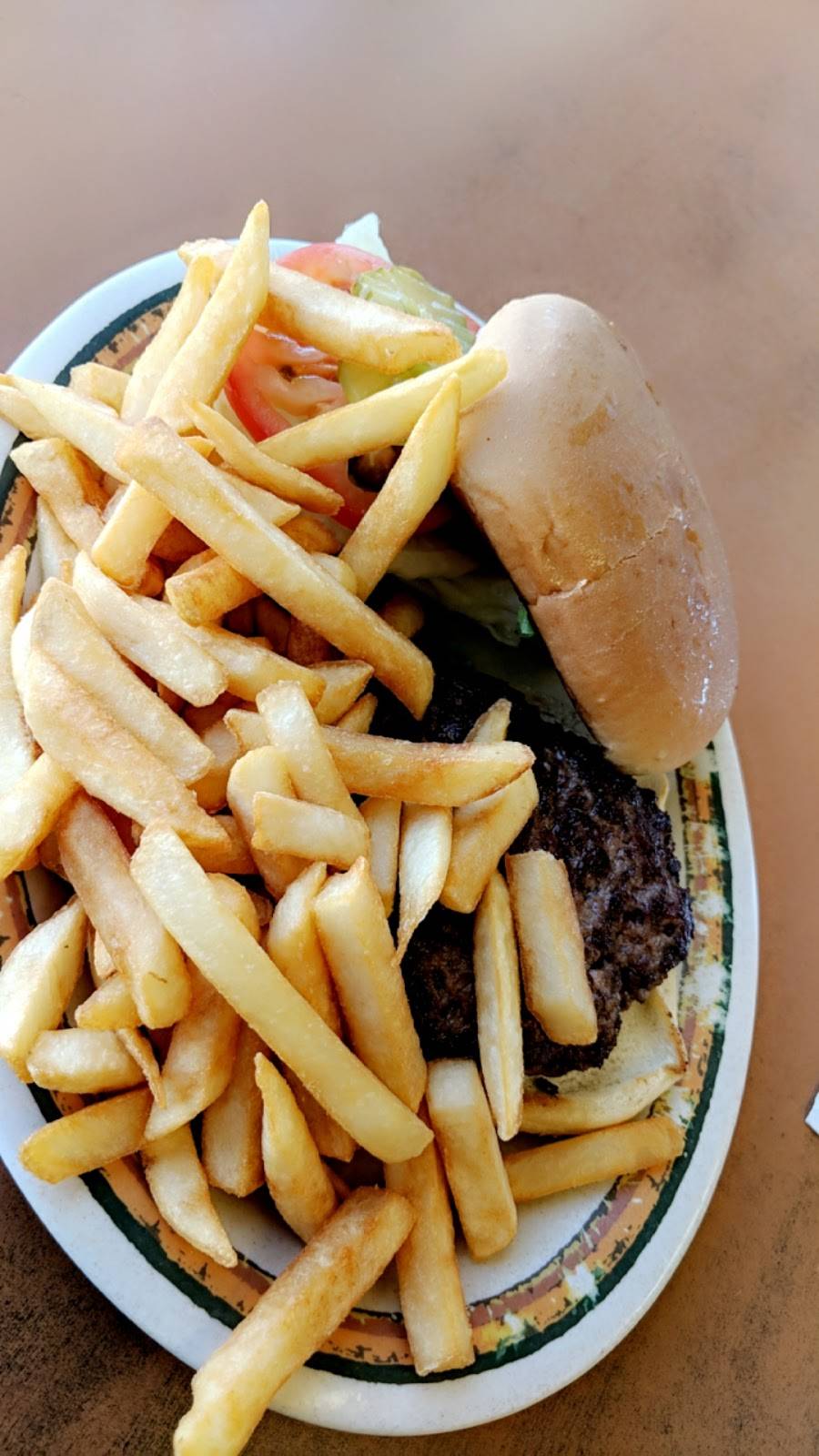 Emma Jeans Holland Burger Cafe | restaurant | 17143 N D St, Victorville, CA 92394, USA | 7602439938 OR +1 760-243-9938