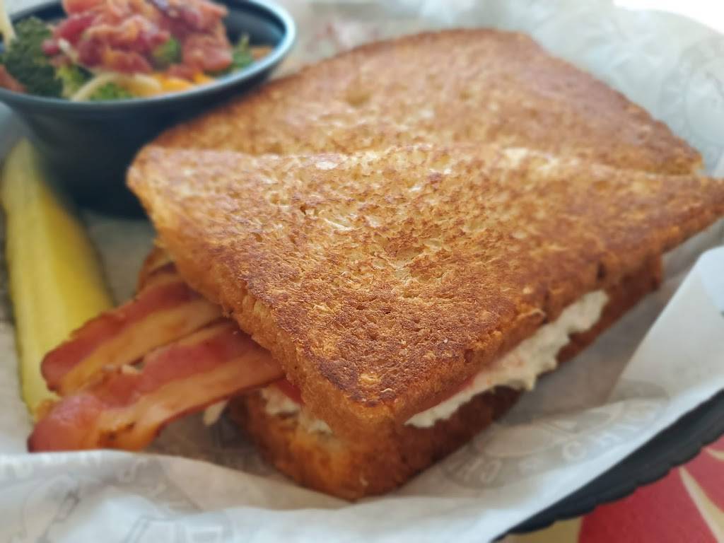 Chicken Salad Chick | restaurant | Vineland Pointe, 11587 Regency Village Dr, Orlando, FL 32821, USA | 4075375476 OR +1 407-537-5476