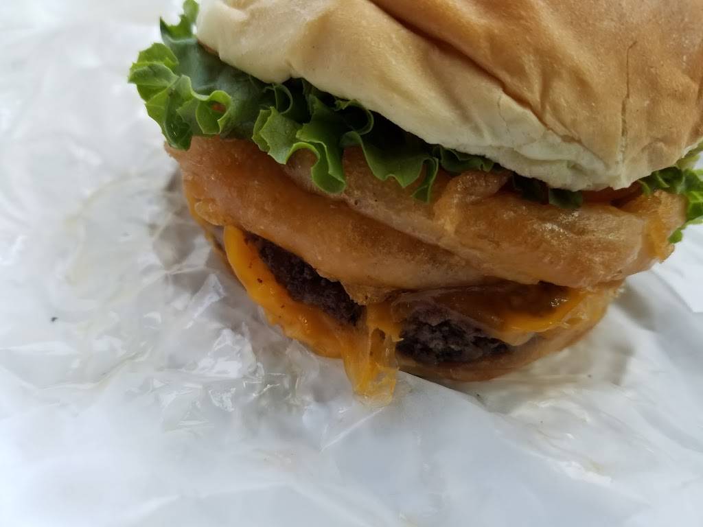 Cheeburger Cheeburger | restaurant | 13311 Manchester Rd, Des Peres, MO 63131, USA | 3148219900 OR +1 314-821-9900