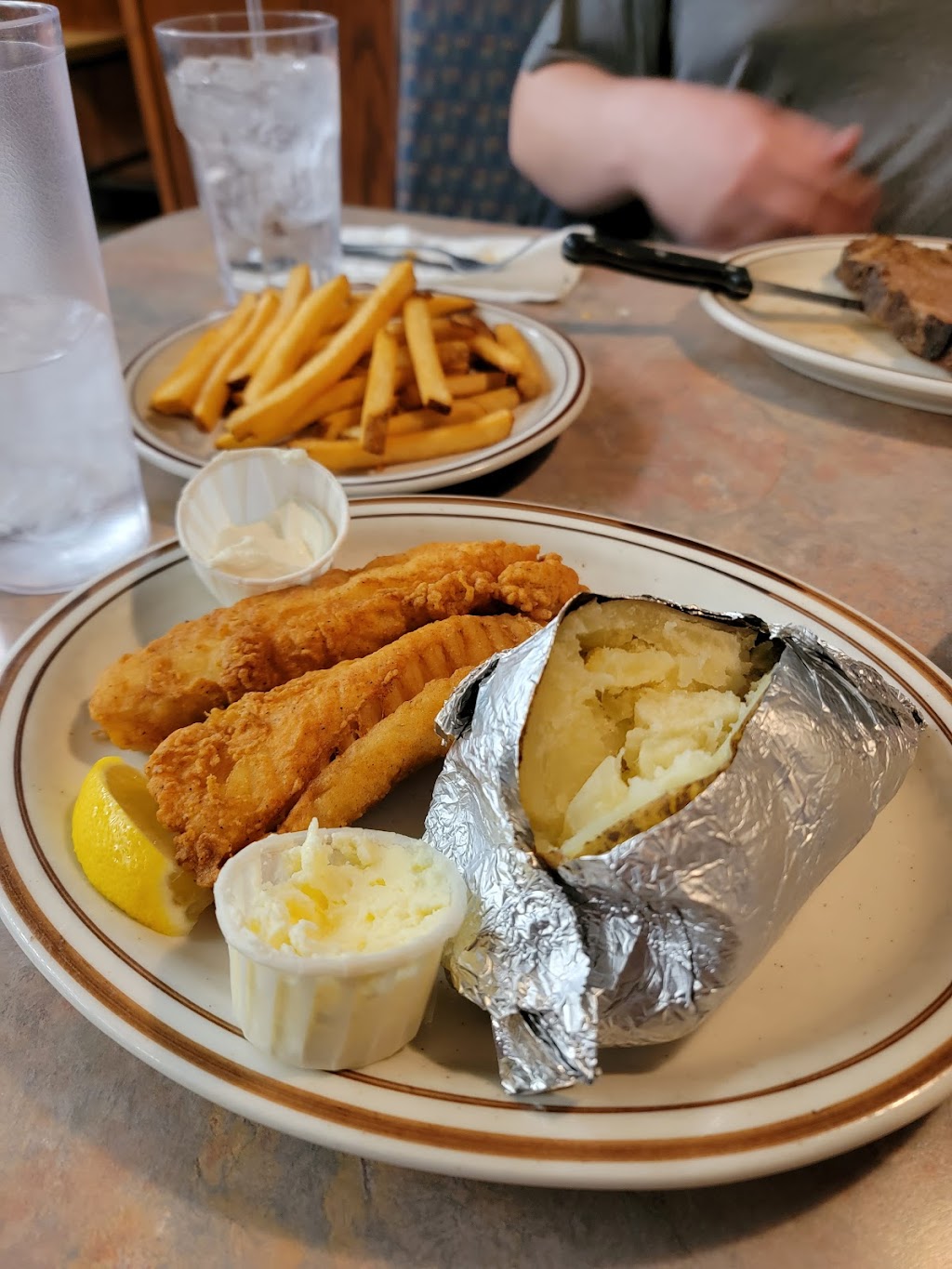 Kozy Nuk Cafe | restaurant | 214 W Cottage Grove Rd, Cottage Grove, WI 53527, USA | 6088390445 OR +1 608-839-0445