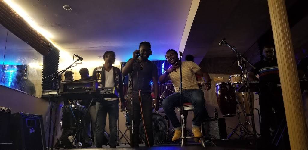 Prestige Caribbean Restaurant | restaurant | 127 Hempstead Turnpike, Elmont, NY 11003, USA | 5163525300 OR +1 516-352-5300