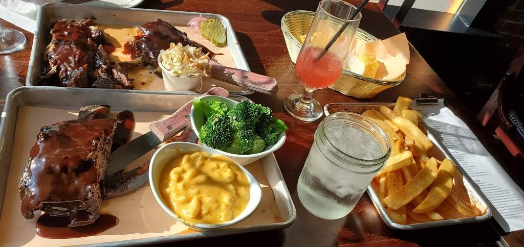 Magnolia Smokehouse | restaurant | 6 Harvard Square, Brookline, MA 02445, USA | 6175663782 OR +1 617-566-3782