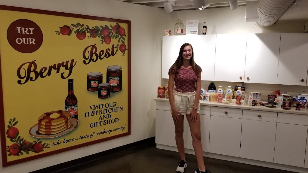 Wisconsin Cranberry Discovery Center & Cranberry Country Cafe | cafe | 204 Main Street, Warrens, WI 54666, USA | 6083784878 OR +1 608-378-4878