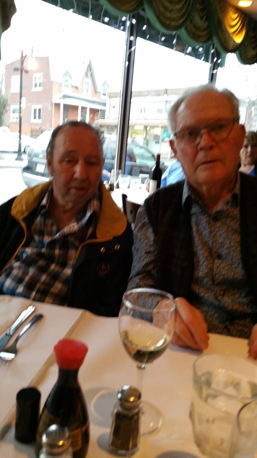 Délices dAsie | restaurant | 649 Av Victoria, Saint-Lambert, QC J4P 2G7, Canada | 4506729312 OR +1 450-672-9312