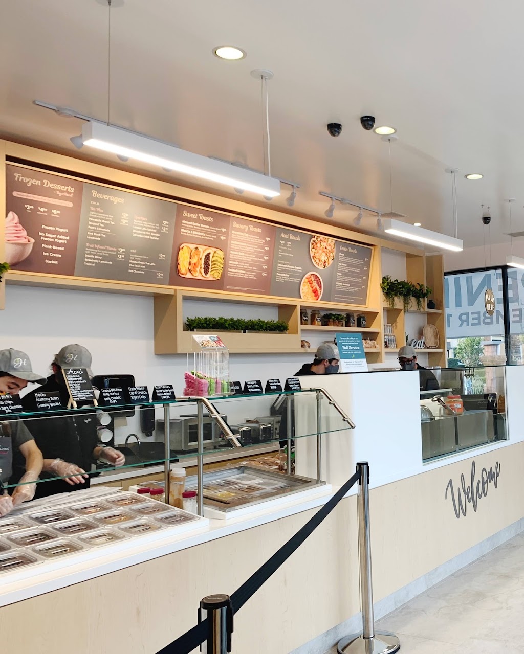 Holsom By Yogurtland | restaurant | 7598 Edinger Ave, Huntington Beach, CA 92647, USA | 7148422483 OR +1 714-842-2483