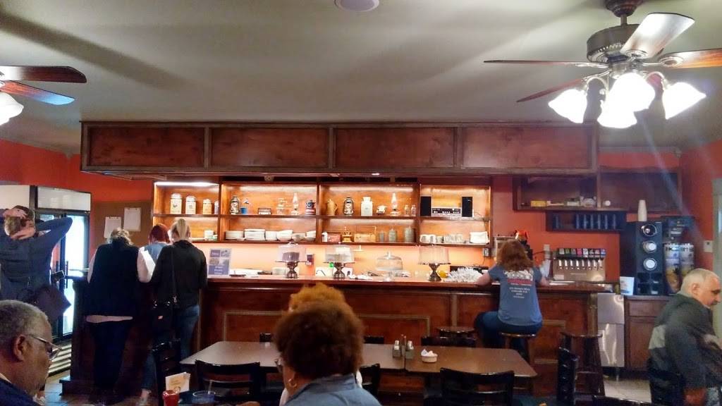 Cottage Inn | restaurant | 570 Eastern Pkwy, Louisville, KY 40217, USA | 5026374325 OR +1 502-637-4325