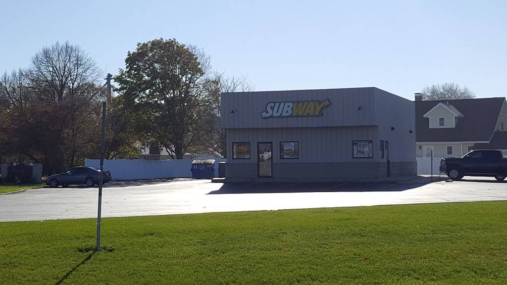 Subway | restaurant | 112 N Oak St, Williamsville, IL 62693, USA | 2175664324 OR +1 217-566-4324
