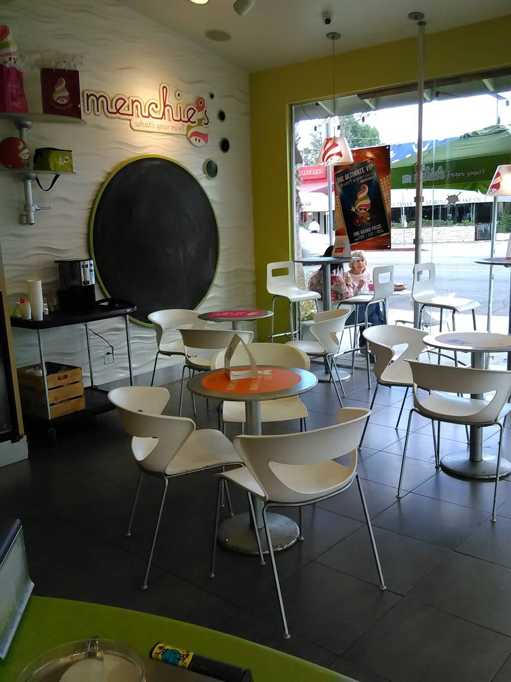 Menchies Frozen Yogurt | bakery | 13369 Ventura Blvd, Sherman Oaks, CA 91423, USA | 8187889900 OR +1 818-788-9900