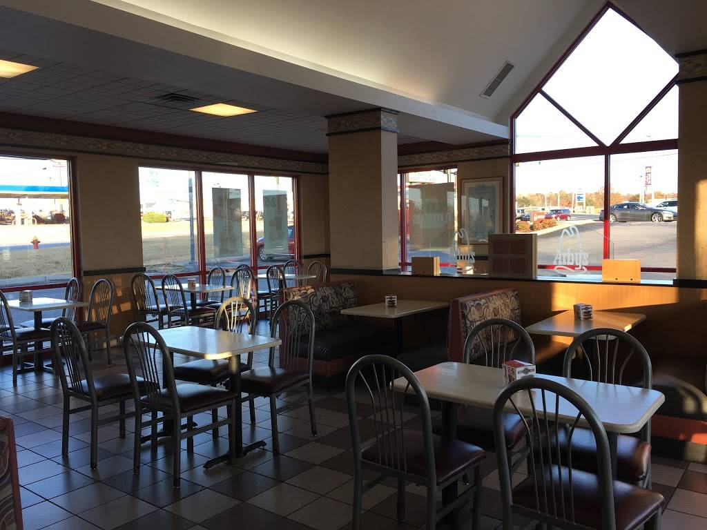 Arbys | restaurant | 1073 S Willow Ave, Cookeville, TN 38501, USA | 9315253855 OR +1 931-525-3855