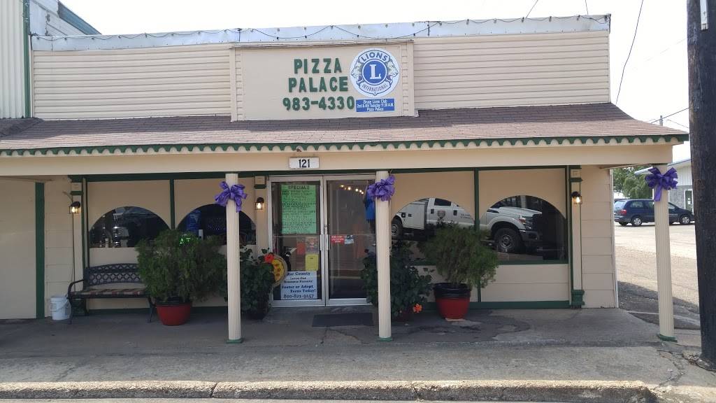 Pizza Palace | restaurant | 121 Public Square, Bruce, MS 38915, USA | 6629834330 OR +1 662-983-4330