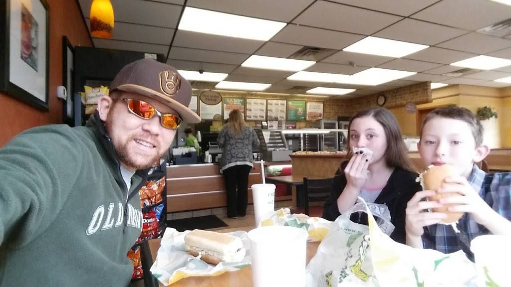 Subway | restaurant | 2931 New Pinery Rd, Portage, WI 53901, USA | 6087425331 OR +1 608-742-5331