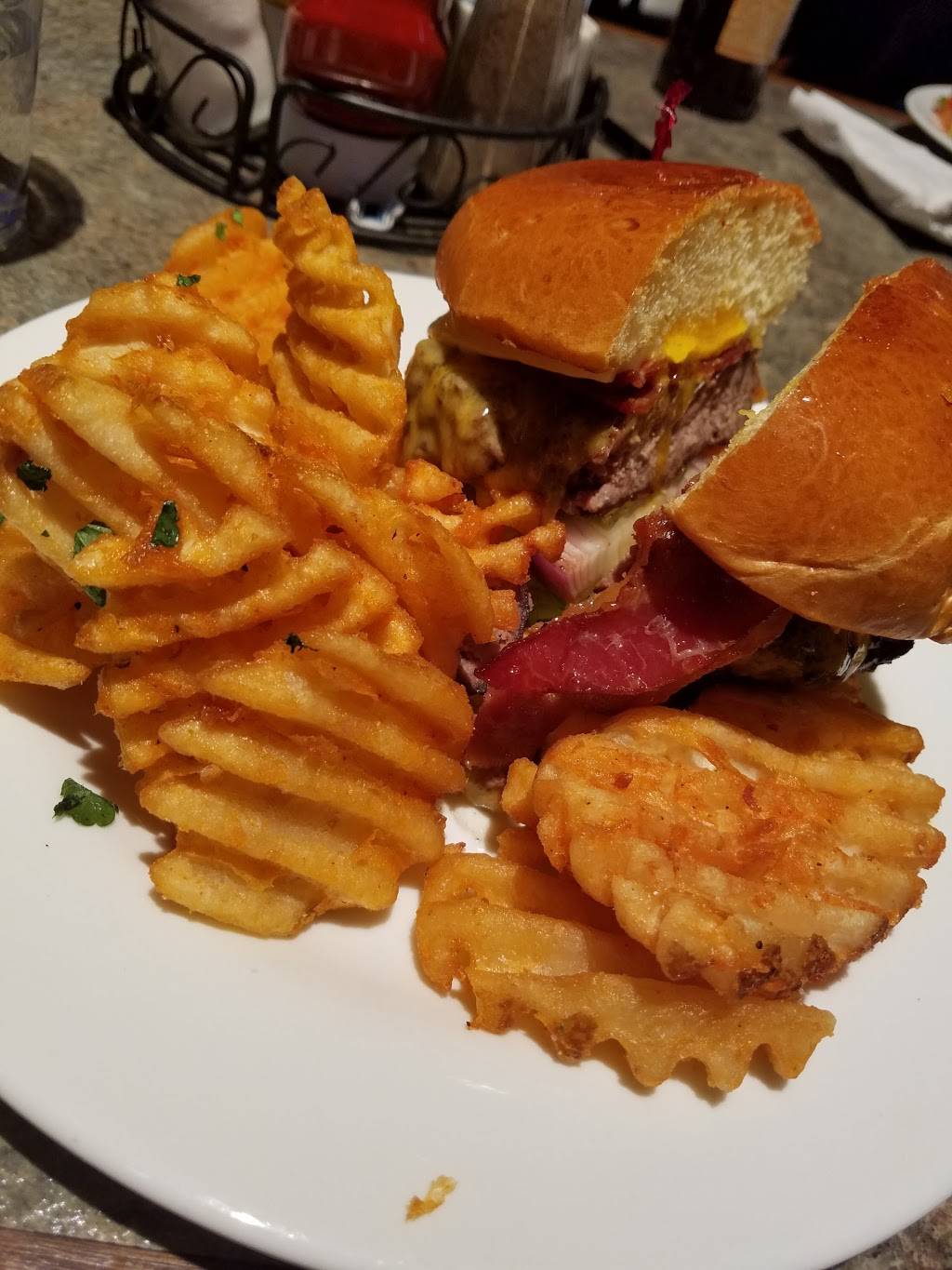 Tommy Joes | restaurant | 7940 Norfolk Ave, Bethesda, MD 20814, USA | 3016543801 OR +1 301-654-3801