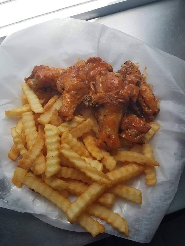 Antojitos el Caribe mix | restaurant | 666 E Main St, Waterbury, CT 06702, USA | 2035589290 OR +1 203-558-9290