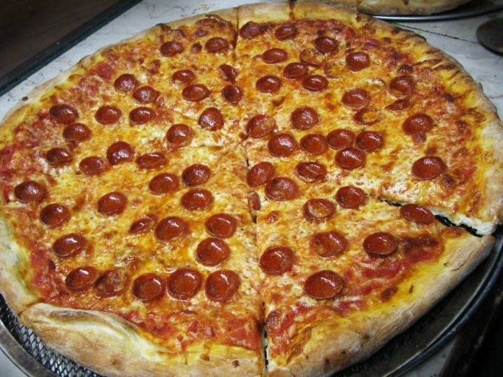 Cantoni’s Pizza | restaurant | 1116 Fairmont Ave, Fairmont, WV 26554, USA | 3045348777 OR +1 304-534-8777