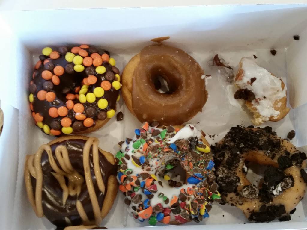 Quack Daddy Donuts | restaurant | 106 W State St, Pendleton, IN 46064, USA | 7652219174 OR +1 765-221-9174