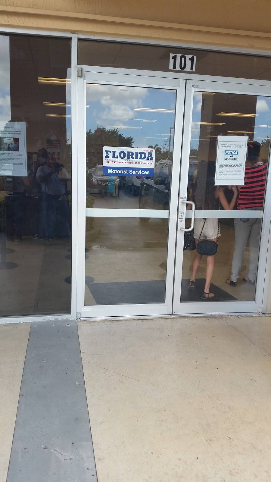 Subway | restaurant | 11093 NW 138th St, Hialeah Gardens, FL 33018, USA | 3058264656 OR +1 305-826-4656