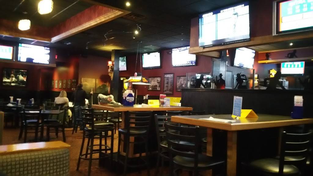 Wiseguys Bar & Grill | restaurant | 37208 Harper Ave, Clinton Twp, MI 48036, USA | 5869616510 OR +1 586-961-6510