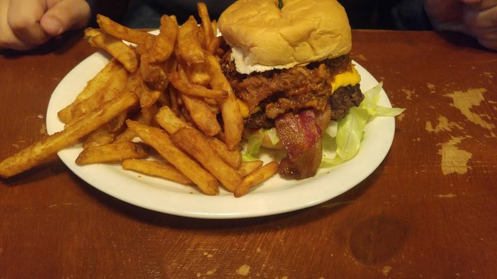 Sammies Bar and Grill | restaurant | 498 South Ave, Tallmadge, OH 44278, USA | 2346788334 OR +1 234-678-8334