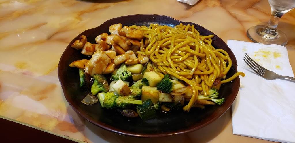 Kume Japanese Cuisine: Sushi & Hibachi | restaurant | 100 Wilson St, Oak Ridge, TN 37830, USA | 8654837882 OR +1 865-483-7882