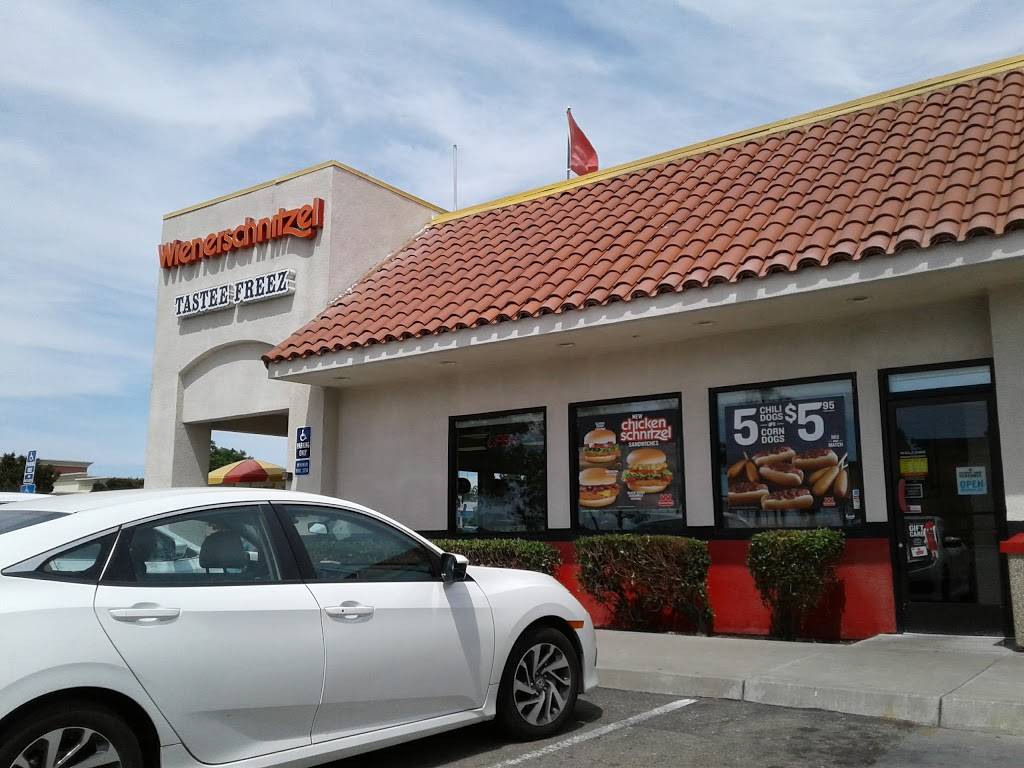 Taco Bell | meal takeaway | 2880 W Grant Line Rd, Tracy, CA 95304, USA | 2098359697 OR +1 209-835-9697