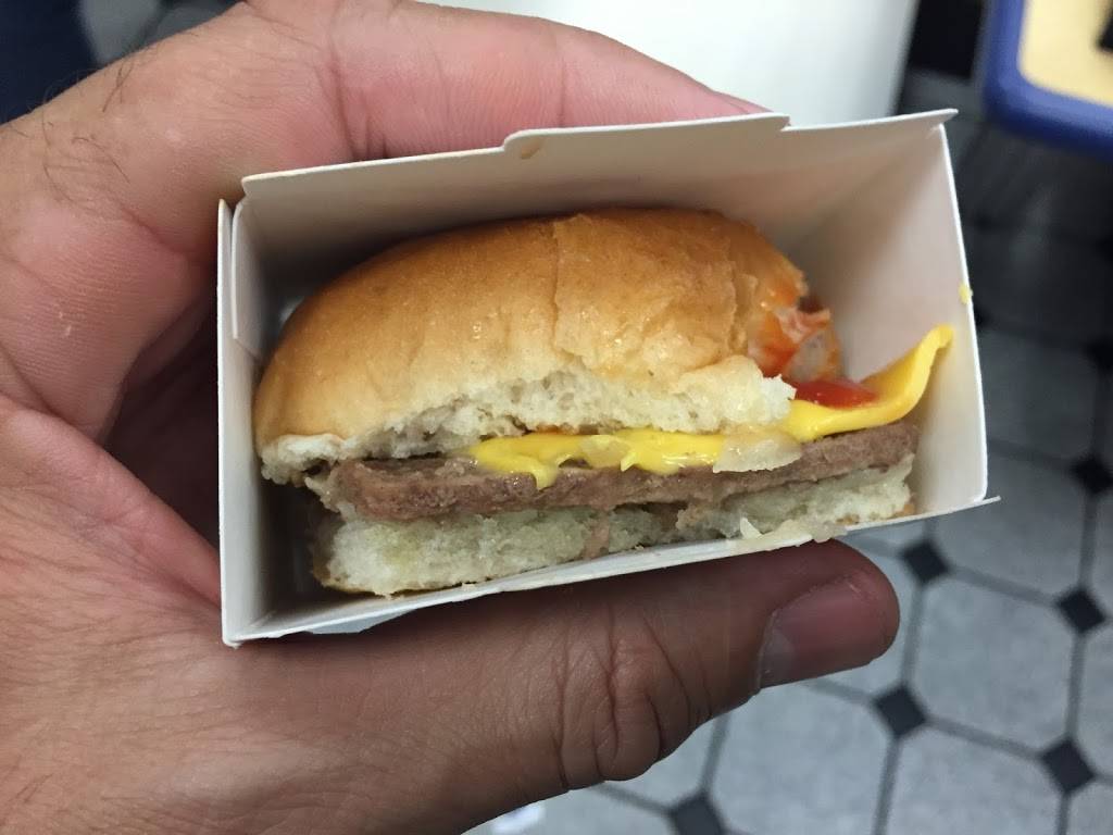 White Castle | restaurant | 351 E 103rd St, New York, NY 10029, USA | 2128766737 OR +1 212-876-6737