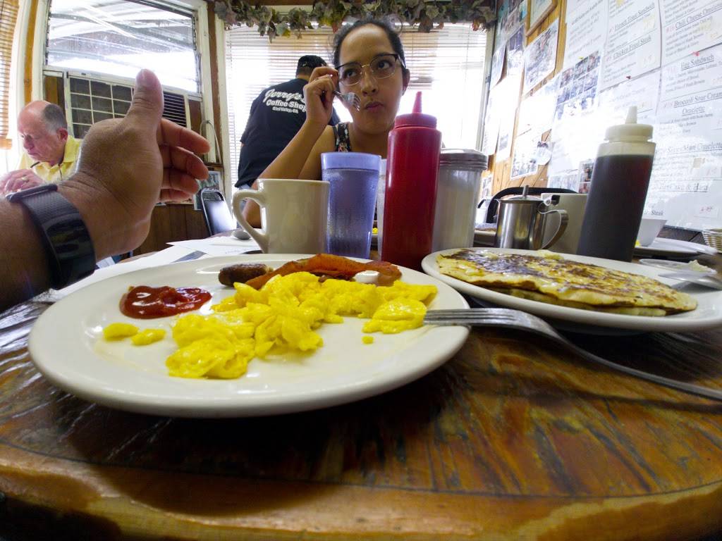 Jerrys Coffee Shop | restaurant | 4817 E Los Angeles Ave, Simi Valley, CA 93063, USA | 8055261652 OR +1 805-526-1652