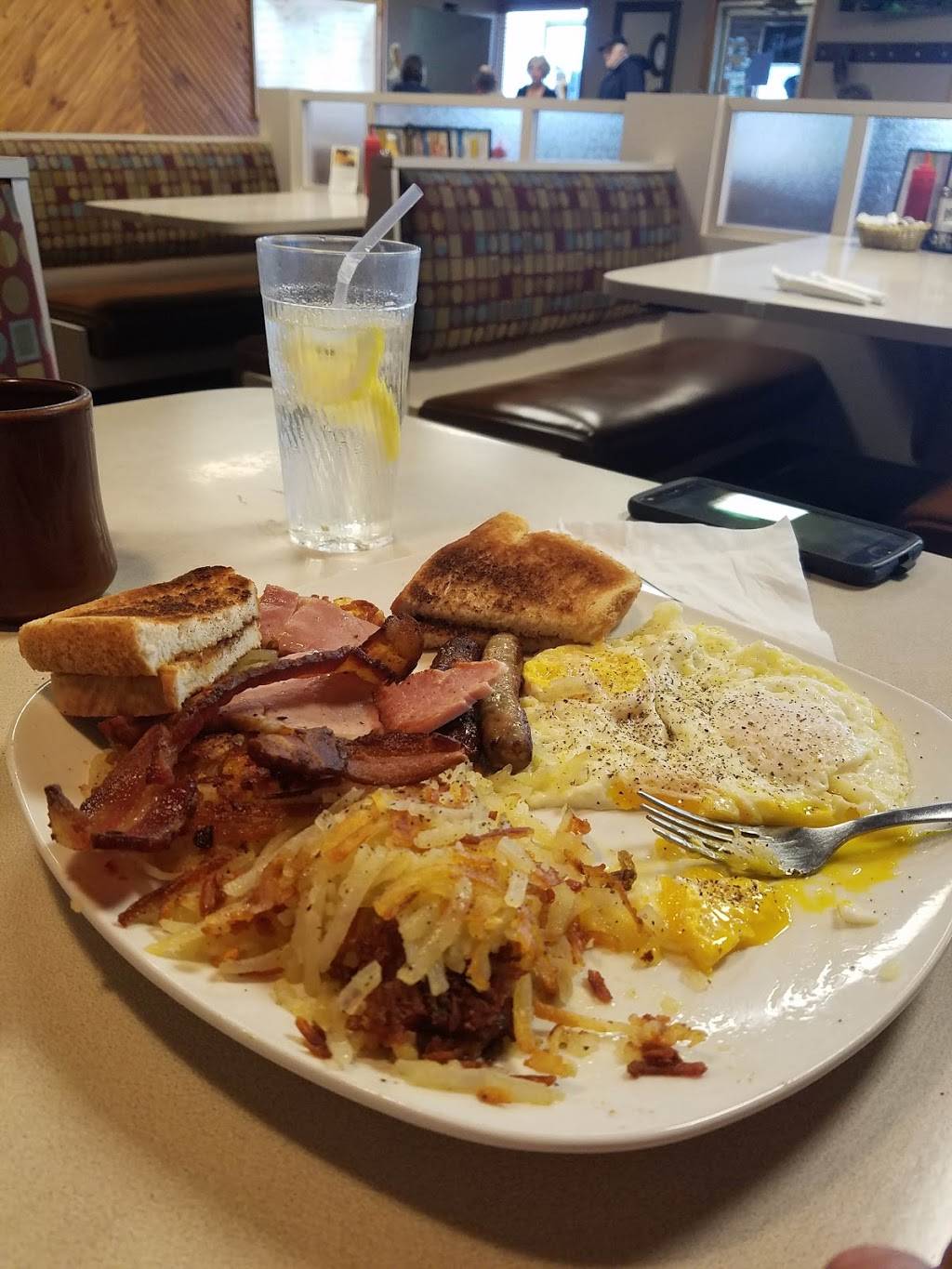 Pelican Cafe | restaurant | 2825 Gratiot Blvd, Marysville, MI 48040, USA | 8103646383 OR +1 810-364-6383